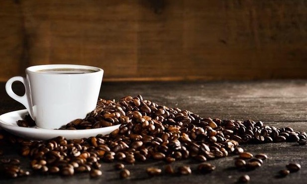 O café não “cria” energia, apenas adia o cansaço… benefícios e perigos do café